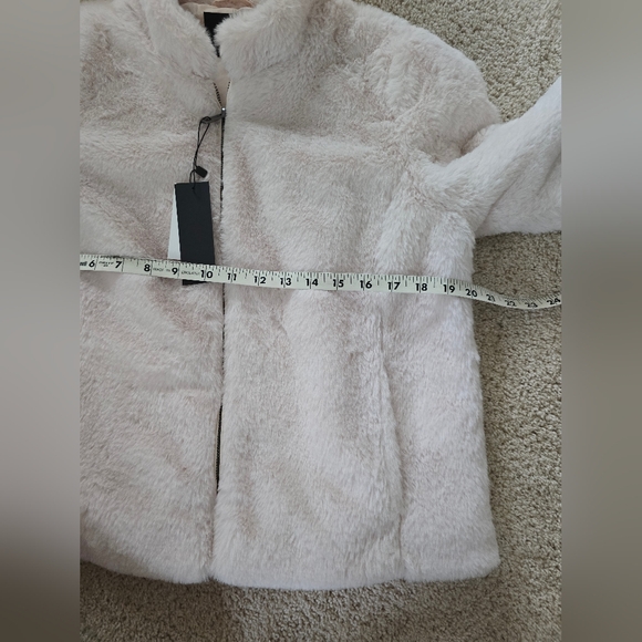 New With Tags Banana Republic Womens Small Blush Pink Soft Faux Fur Coat - Picture 6 of 10